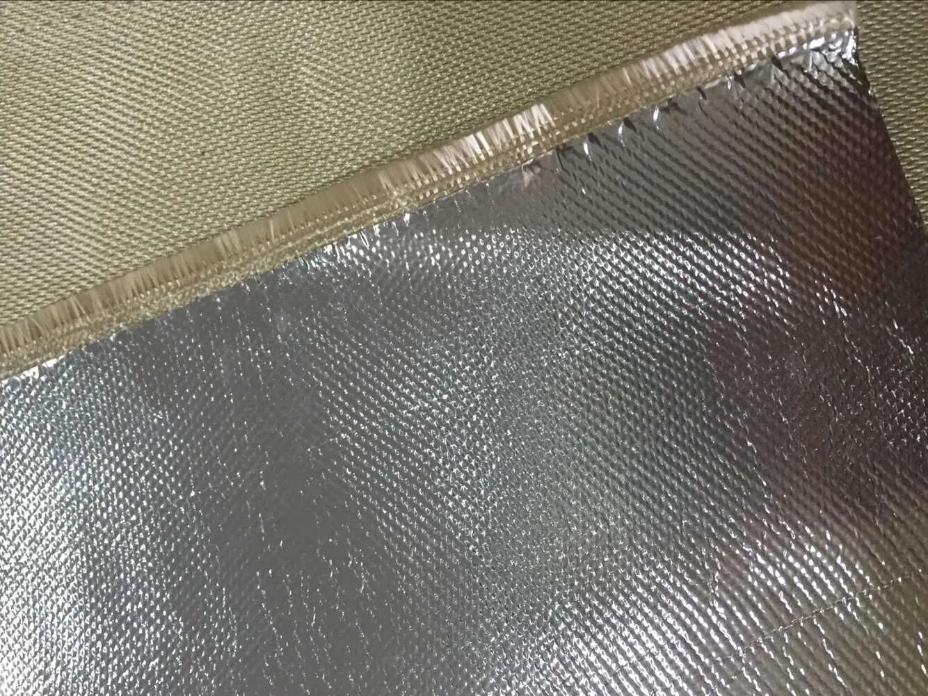 Revêtement de toile de fibre de verre de feuille d'aluminium comme isolant de tuyau
