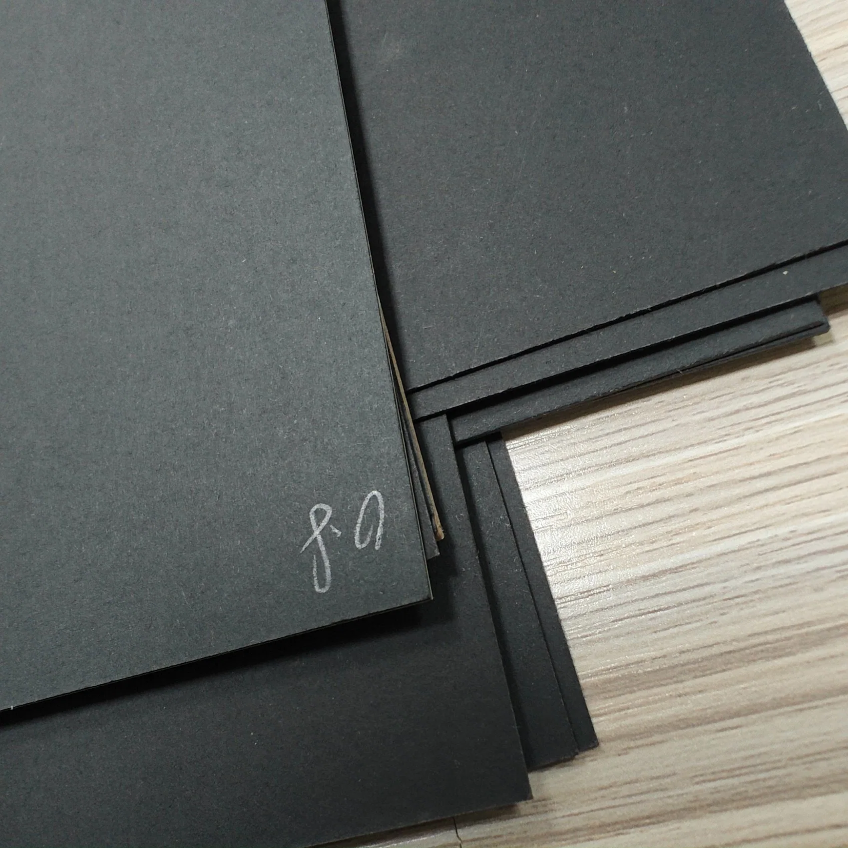 Uncoated Virgin Wood Pulp 150GSM Black Kraft Paper