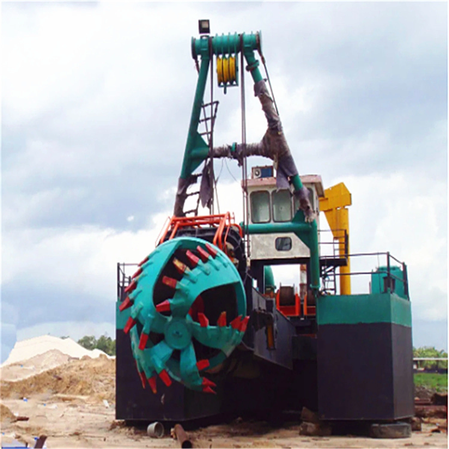 16 Inch Cutter Suction Sand Dreger with Diesel Engine Power