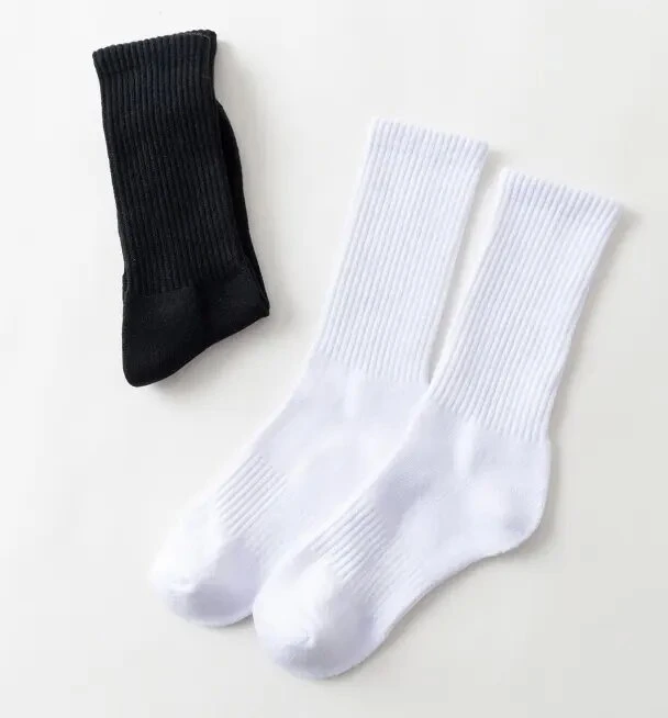 Conception sur mesure en coton peigné hommes personnalisé un logo personnalisé Chaussettes de sport