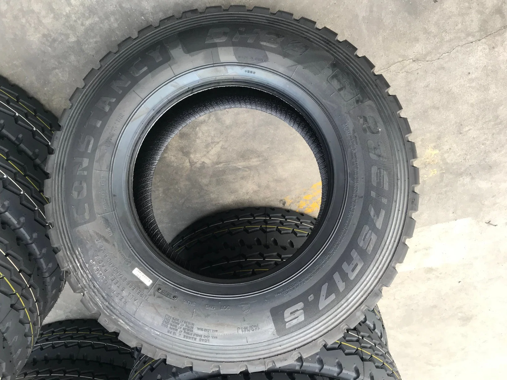 235/75R17.5 постоянства коммерческих шин