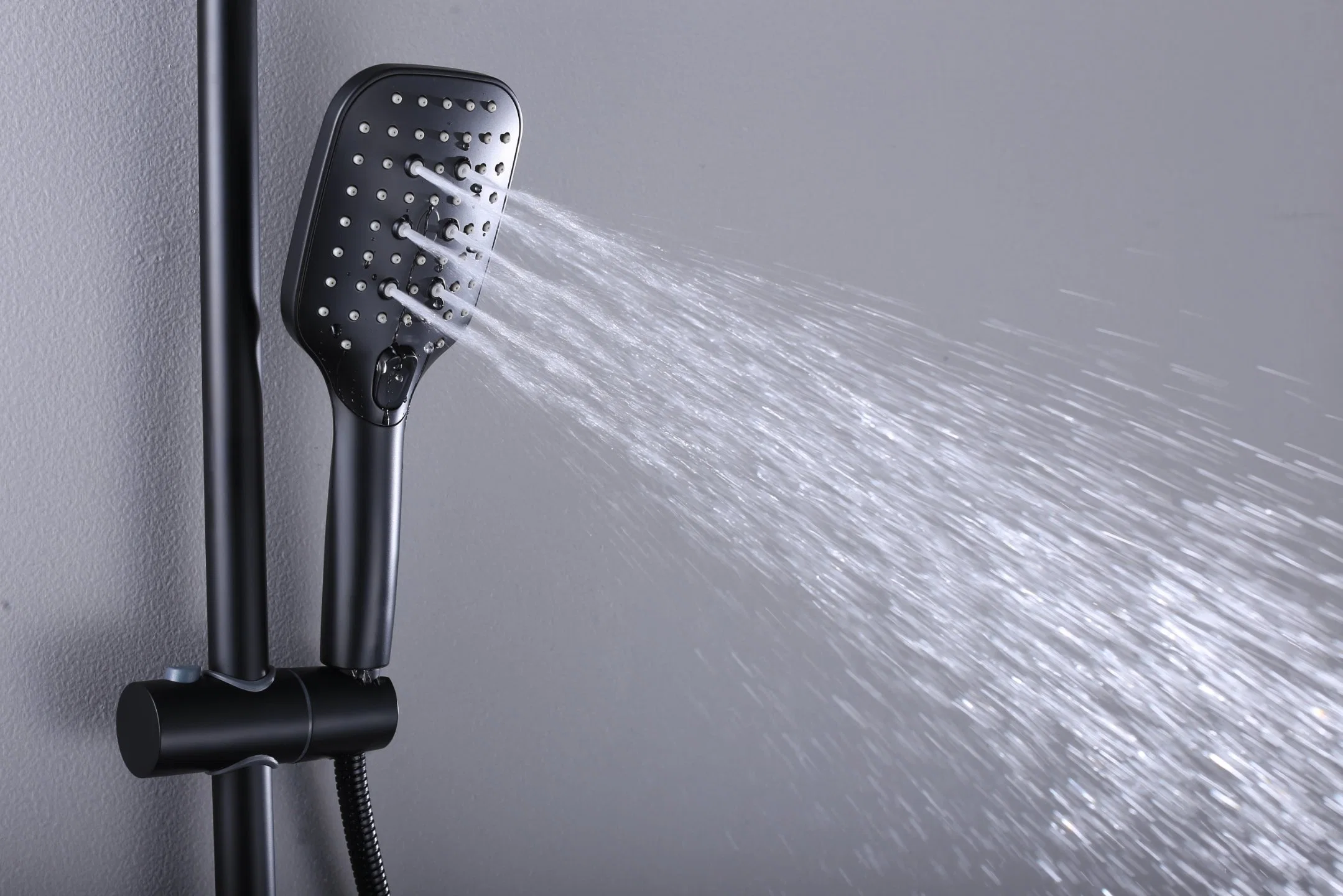 Popular Selling Bathroom Rainfull Shower Set Black Finish Faucet