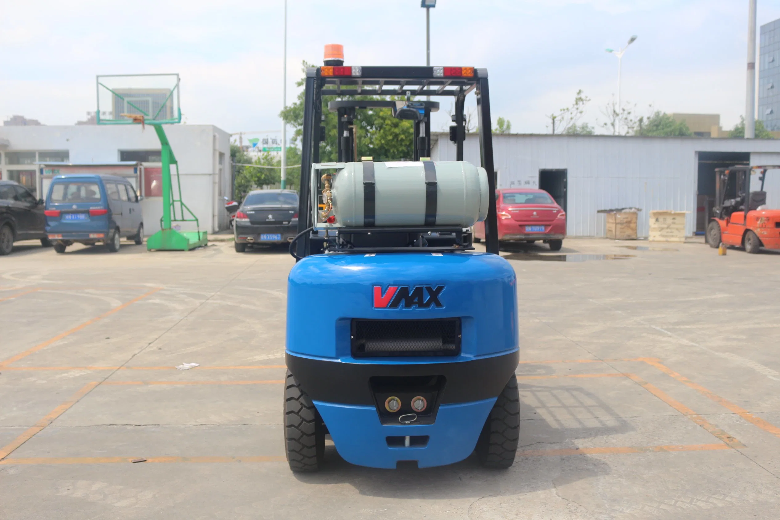 2 Ton LPG Forklift with CE Standard Vmax Brand