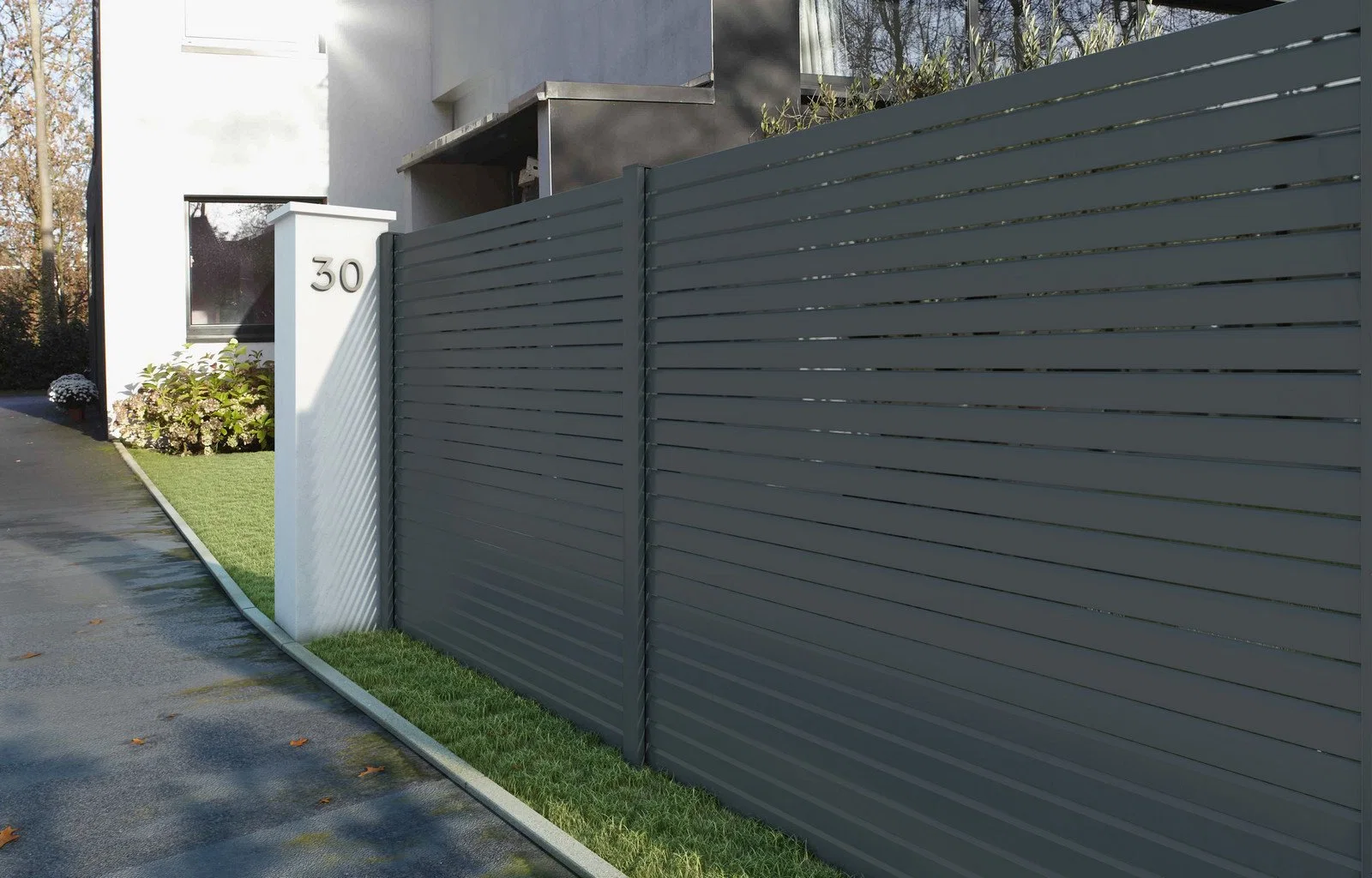 Le design moderne du treillis de clôture permet de passer la lumière et l'air Par le biais de Free Standing House Privacy Fence Panels