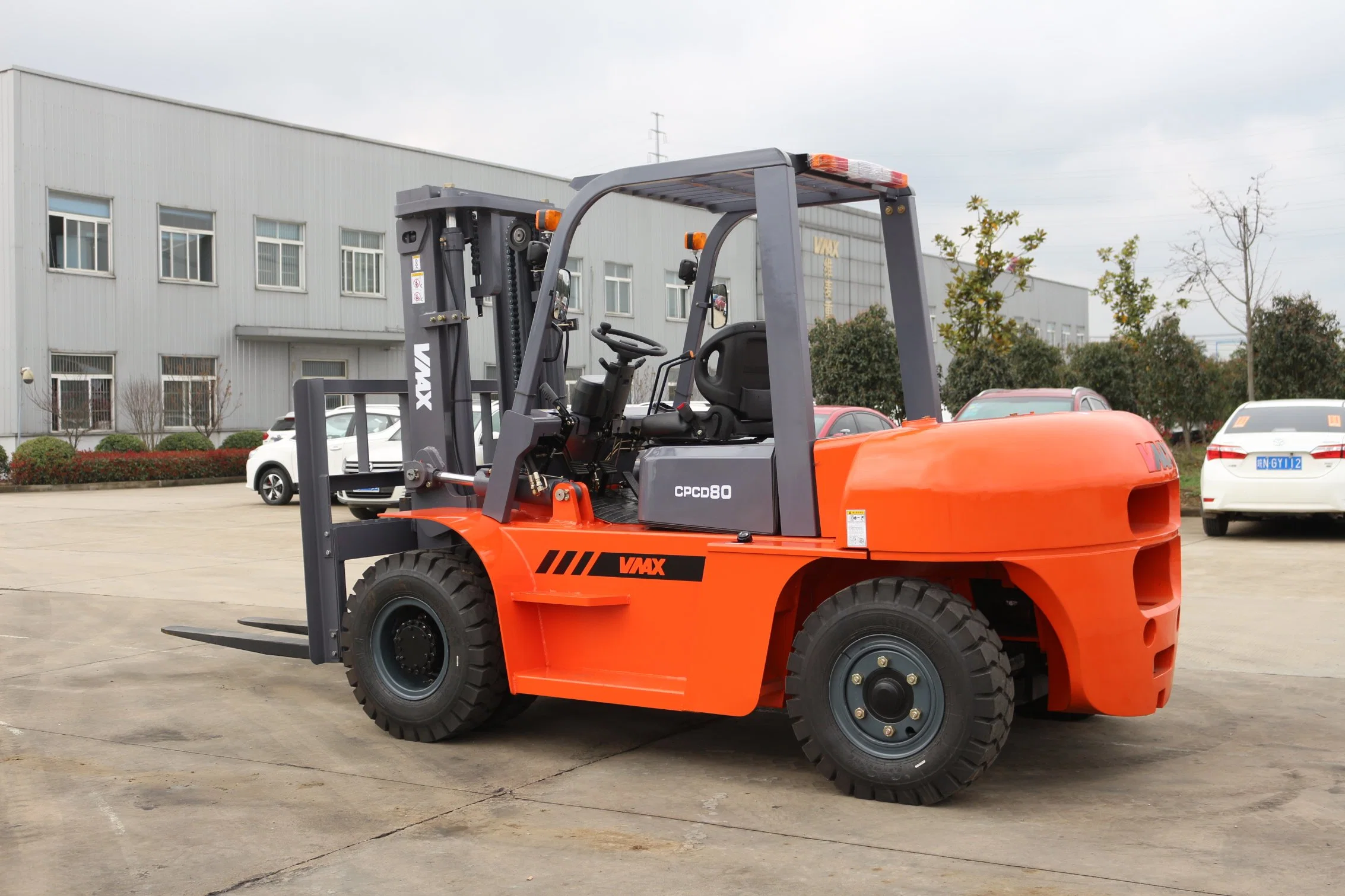 Lifting Machine 8000kg 8ton 8t Diesel Forklift Truck with CE