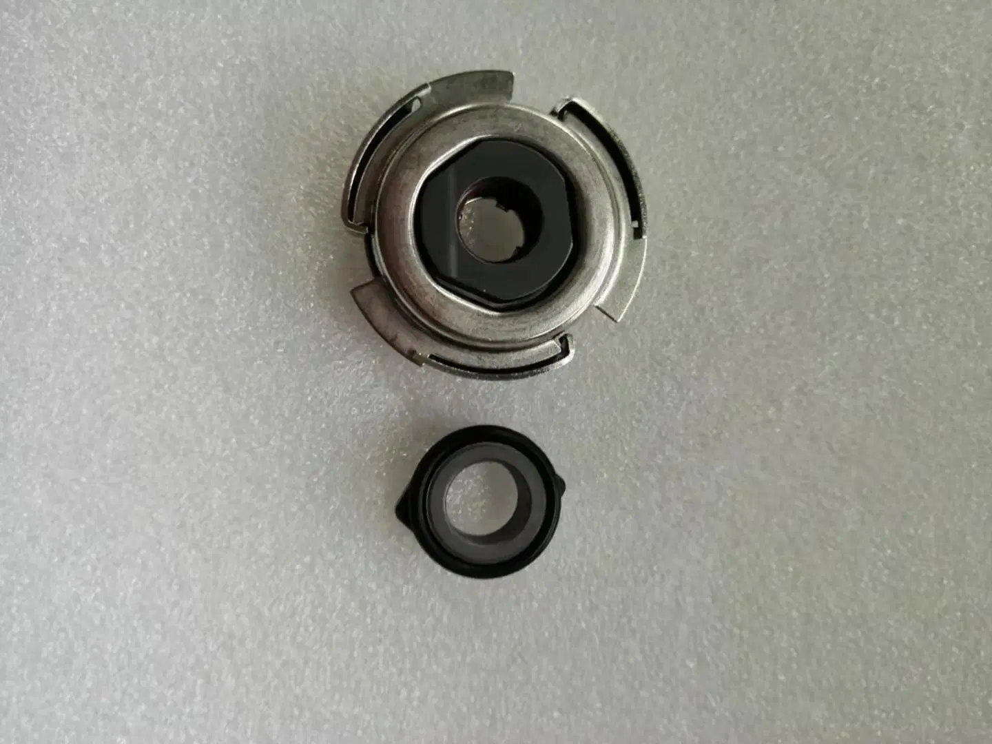 Glf Mechanical Seal for Pump Cm1-3 a-R-I-E-Aqqe /Cm12 Cm 16