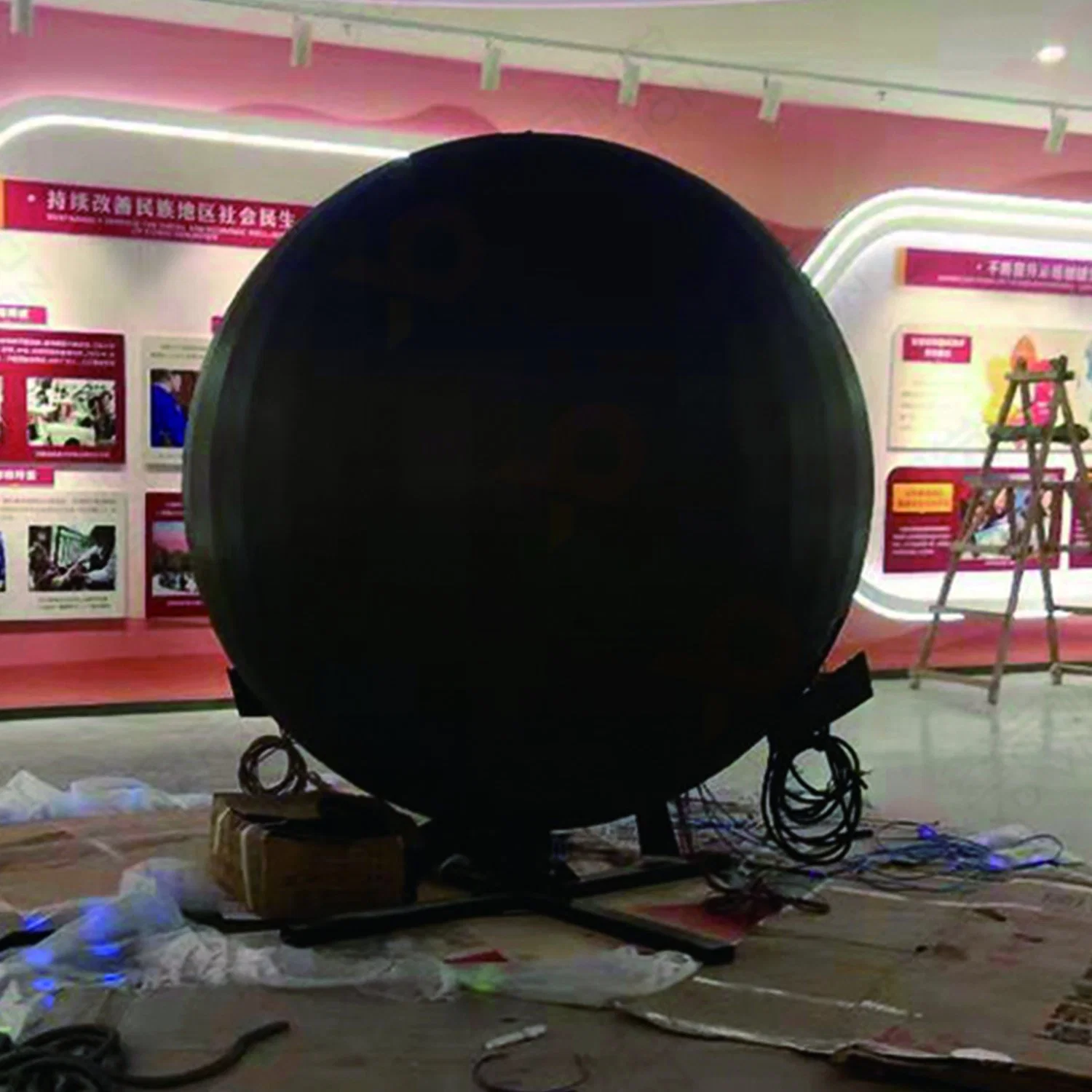 Diameter 0.5m pH2 RGB Indoor Full Color 360 Degree Dynamic Viewing Angle Custom Made Sphere Football Shape LED Display