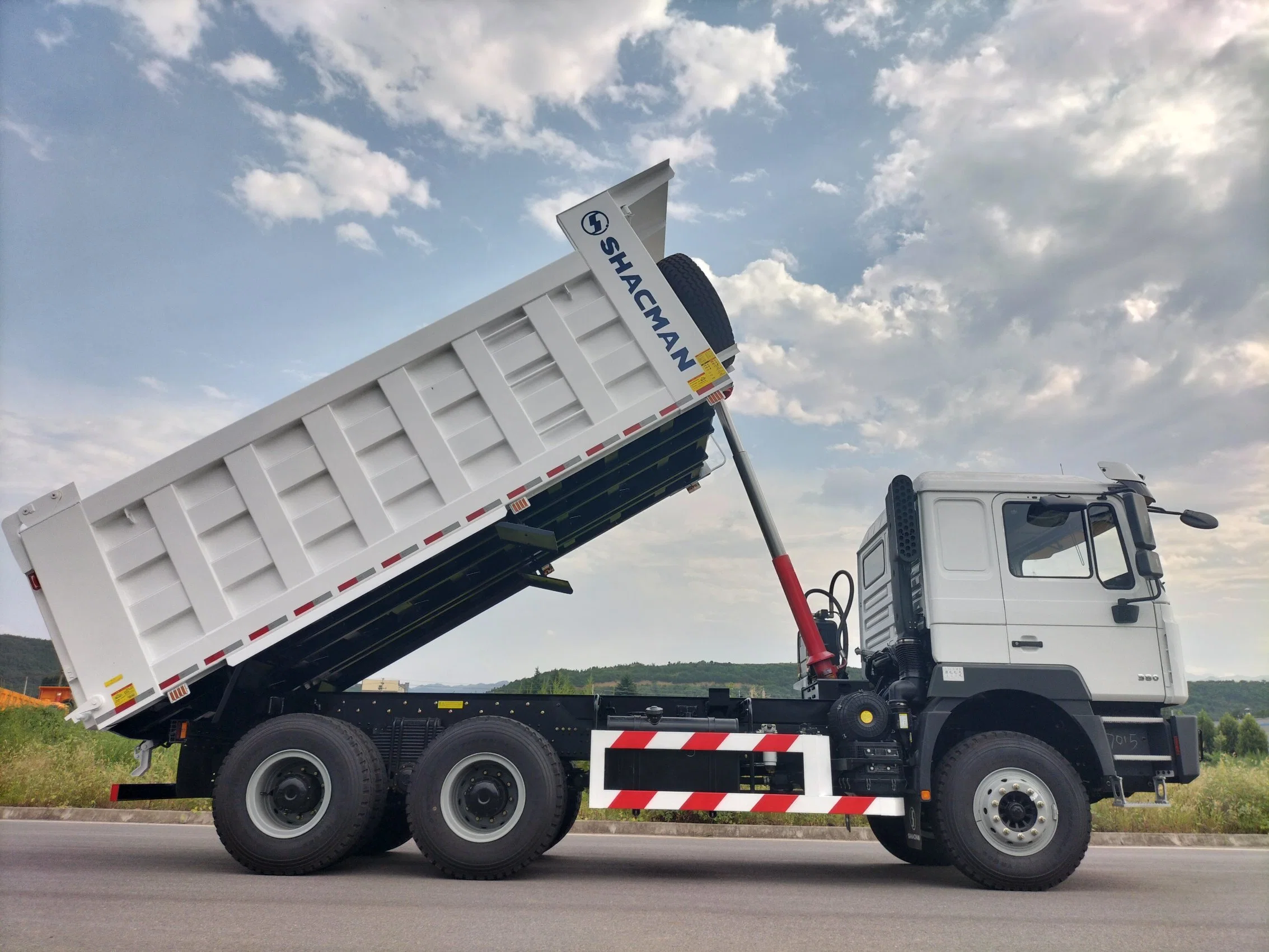 Camion benne/dumper Shacman F3000 6X4 pour l'Asie centrale