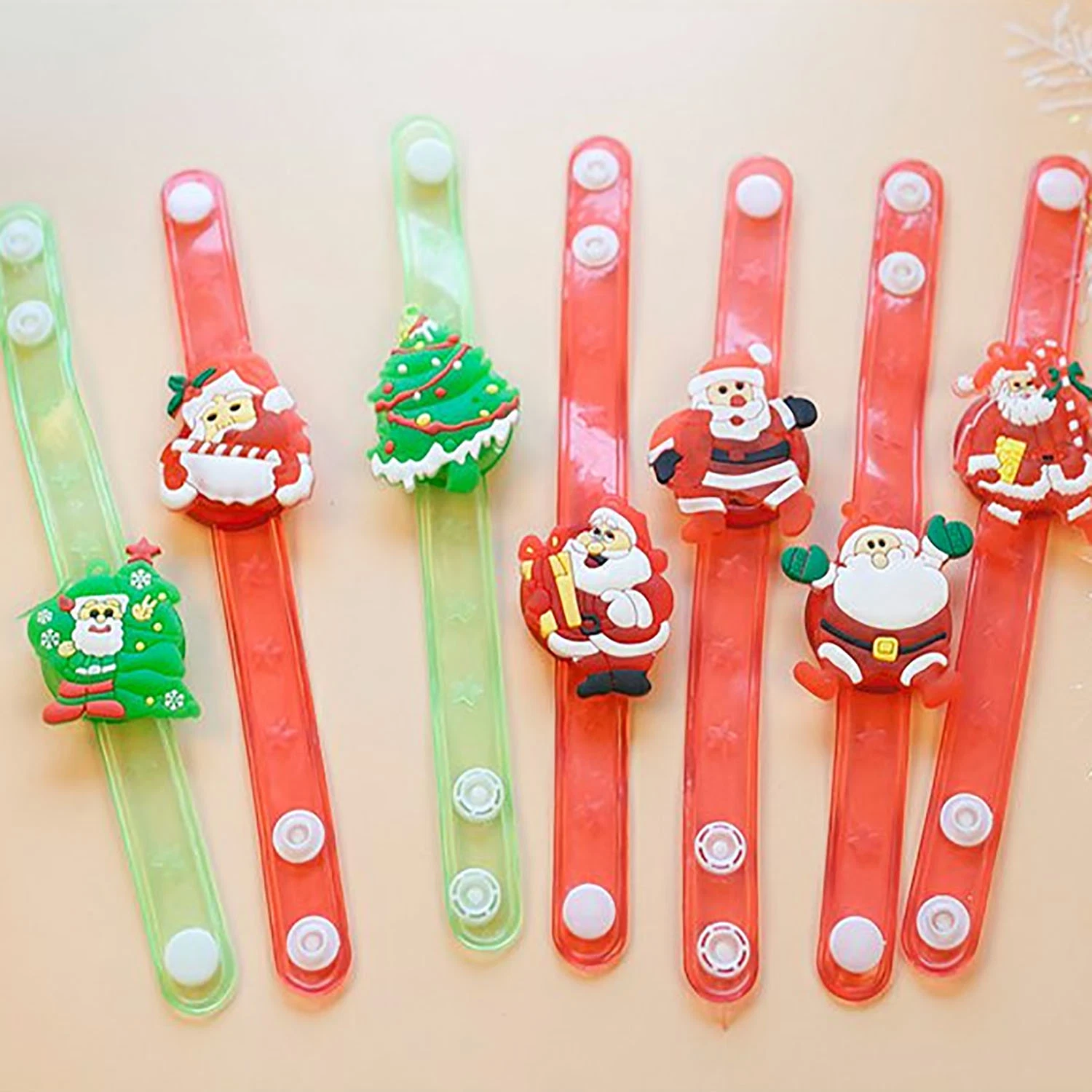 Regarder la lumière lumineux à LED jusqu'Bracelet Kids Décoration de Noël