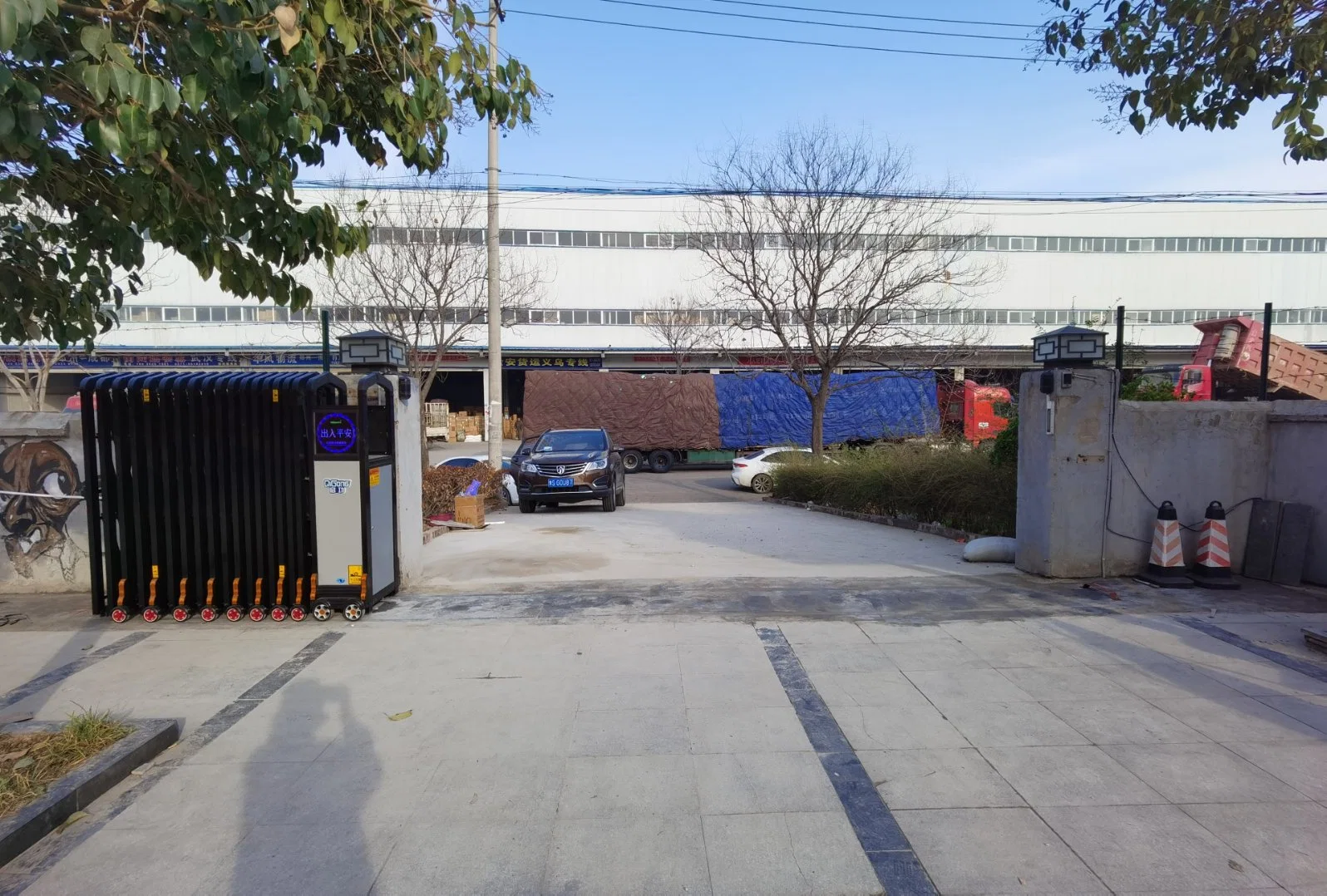 High quality/High cost performance  Aluminum Automatic Folding School Gate