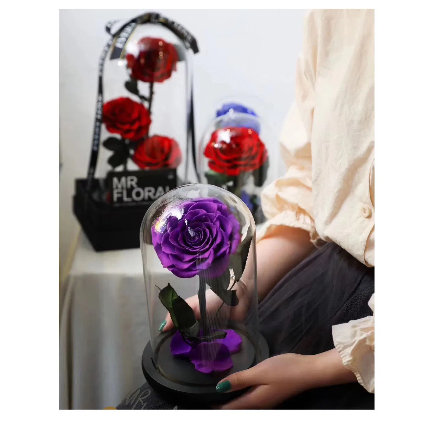 Glass Display Dome with Wooden Bottom Hot Selling High quality/High cost performance  Decorative Preserved Rose Gift Box LED Light Glass Europe Medal