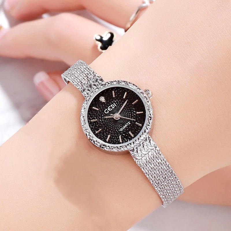 Reloj de Mujer de Moda con Banda de Acero Incrustada de Diamantes, Elegante y Resistente al Agua.