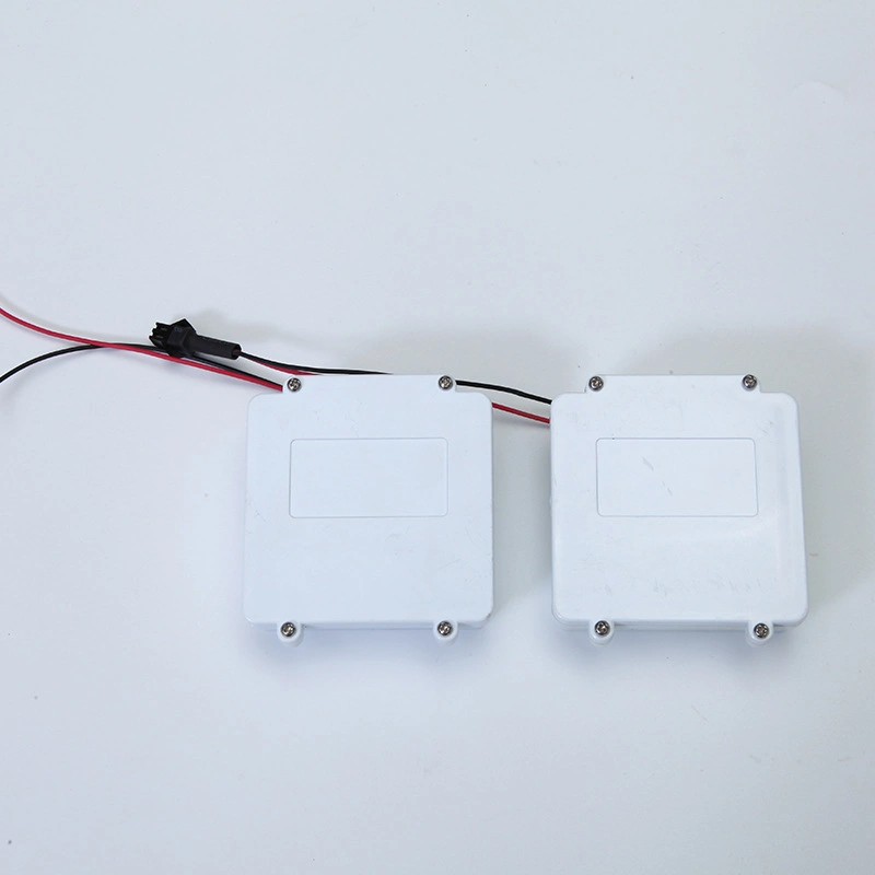 Boîtier de batterie en plastique OEM avec câble, fiche mâle 2,1 CC connecteur femelle SM 4AA support de batterie étanche blanc avec couvercle fil rouge/noir personnalisé Fabricant