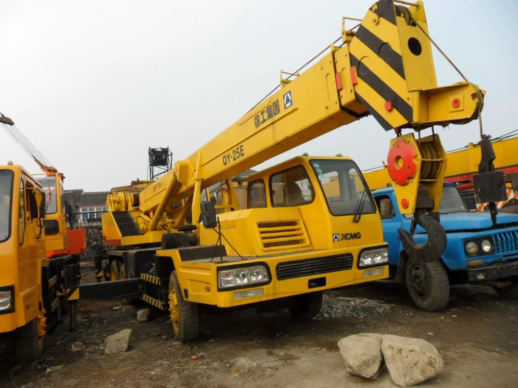 شاحنة مرفاع مستعملة شاحنة رافعة 25 طن Xugong Qy25e lattice Boom Truck سعر الرافعة الترويجي للبيع