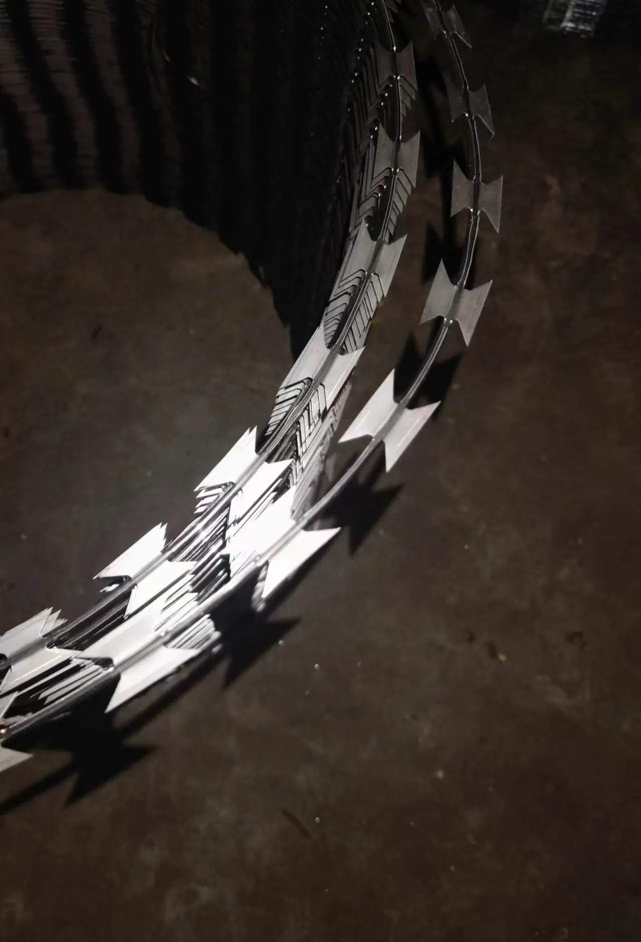 Great Price Barbed Wire Helical Razor Chain Barbed Wire