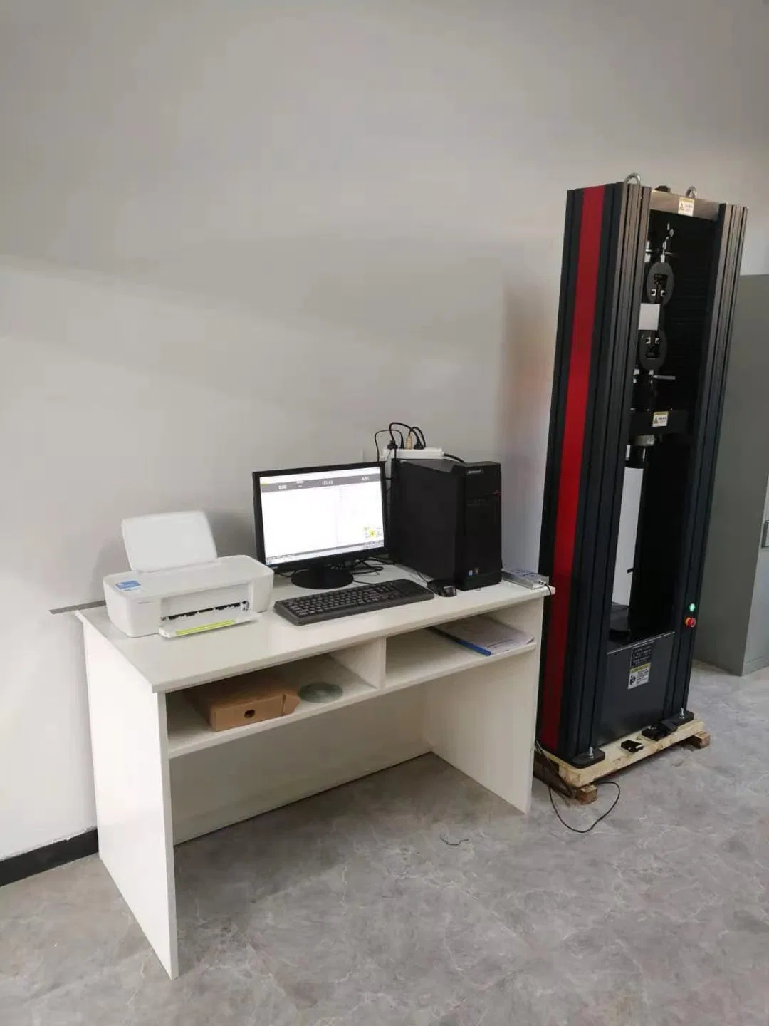 Máquina de pruebas de tensor universal de servo de ordenador con los accesorios adecuados Marco de prueba