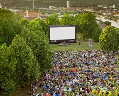 La pantalla de proyección inflable para el cine