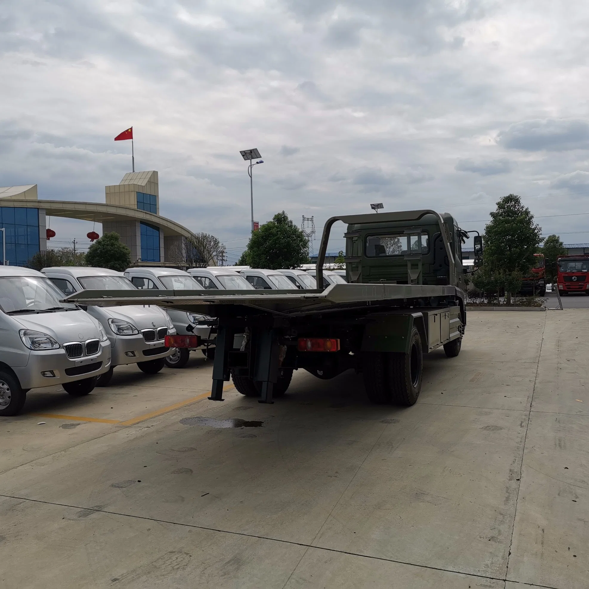 Dongfeng Flatbed Wrecker Towing Truck