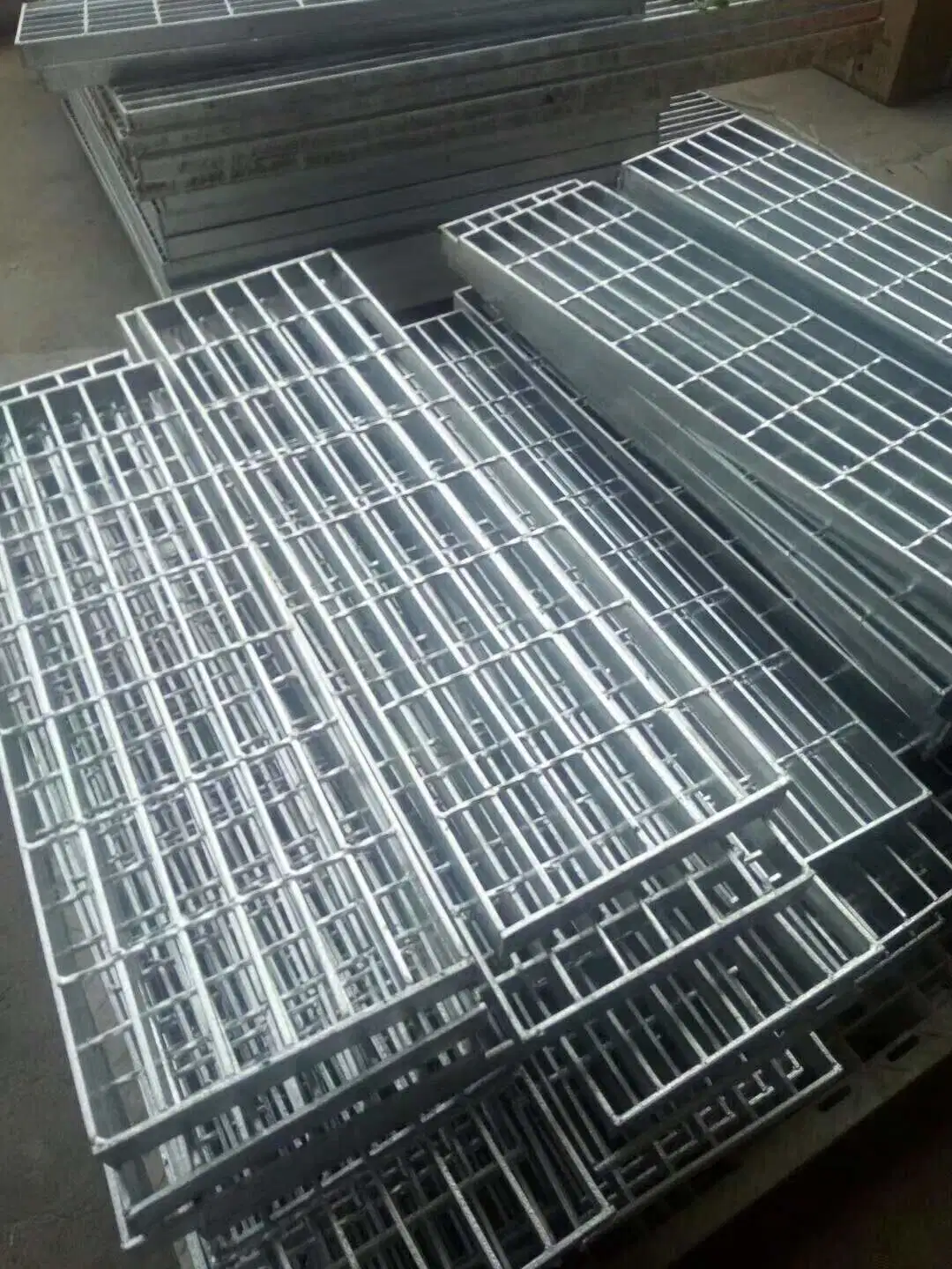 Hot Dipped Galvanized Plain Flattern Steel Grating/Pick Proof /Galvanized Steel Bar Grating