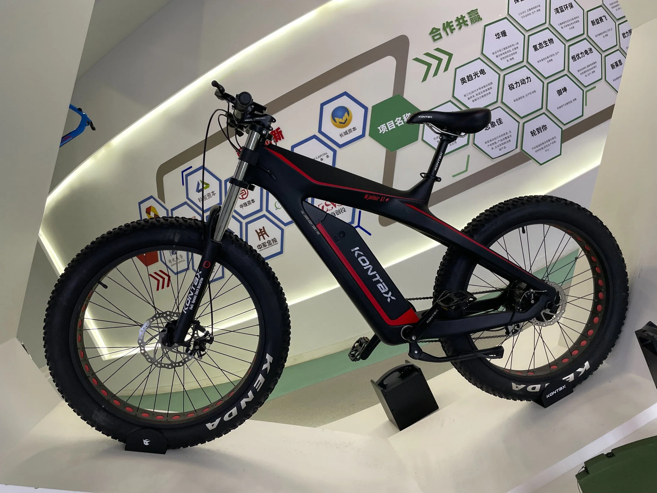 La Chine usine Kontax Fibre de carbone de gros 48V 750W 1000W E-E-Bike vélo Vélo électrique pneu neige Fat Ebike