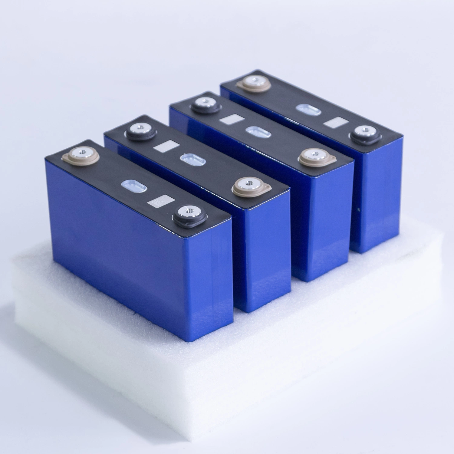 Deep Cycle Life 3.2V 100ah 120ah LiFePO4 Battery Cell for Solar Wind Power Energy Storage