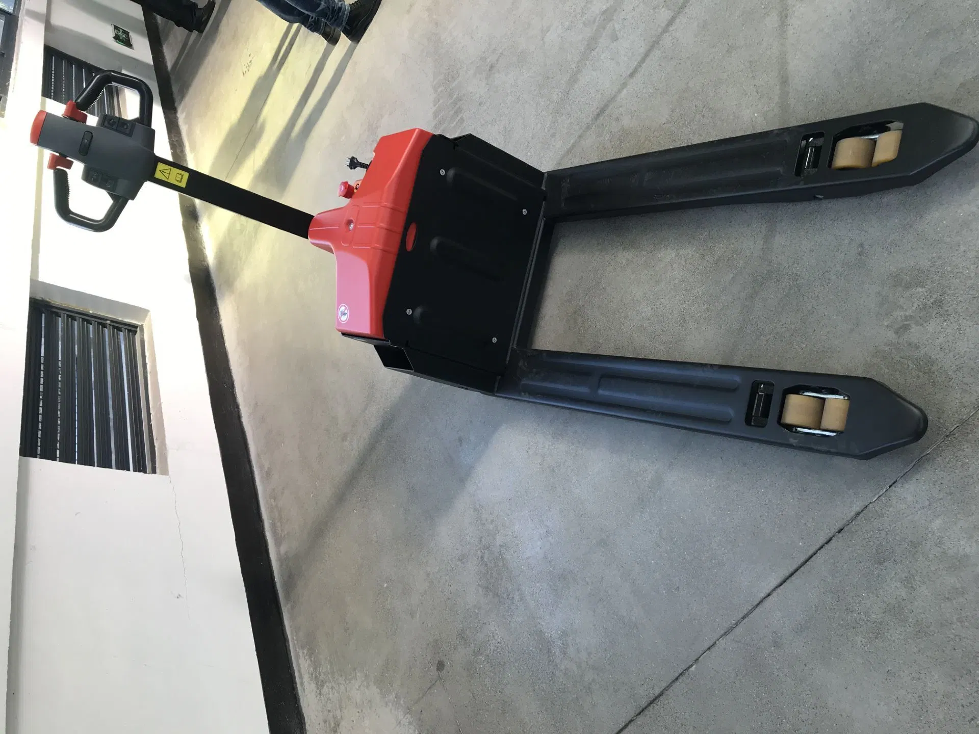 1300kg Hydraulic Pallet Truck Jacks for Trucks (EPT20-13ET)