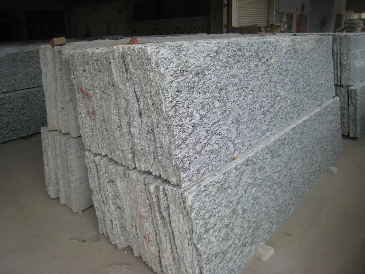 Natural Stone Black/Red/Grey/White/Pink/Blue/Brown Polished/Flamed G603/G654/G664/G602 Granite for Floor/Wall/Outdoor Slabs/Tile/Countertops/Stairs/Depot/Paver