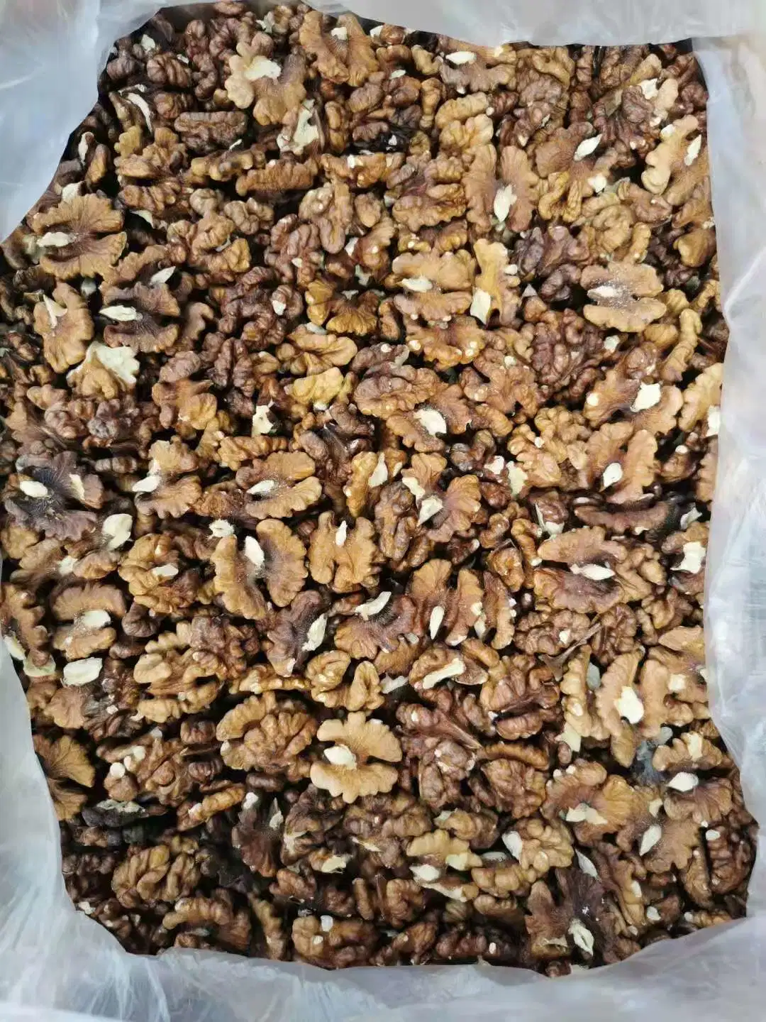 Light Amber Great Ingredient Walnut Kernels