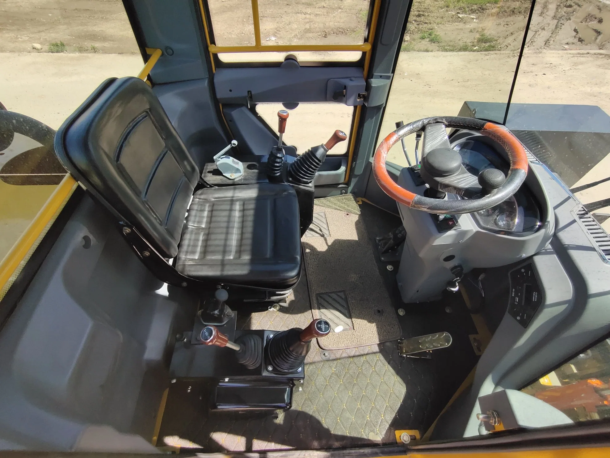 Le DD de l'autoroute rambarde Pieu de bande pilote avec le marteau hydraulique pour la construction de routes