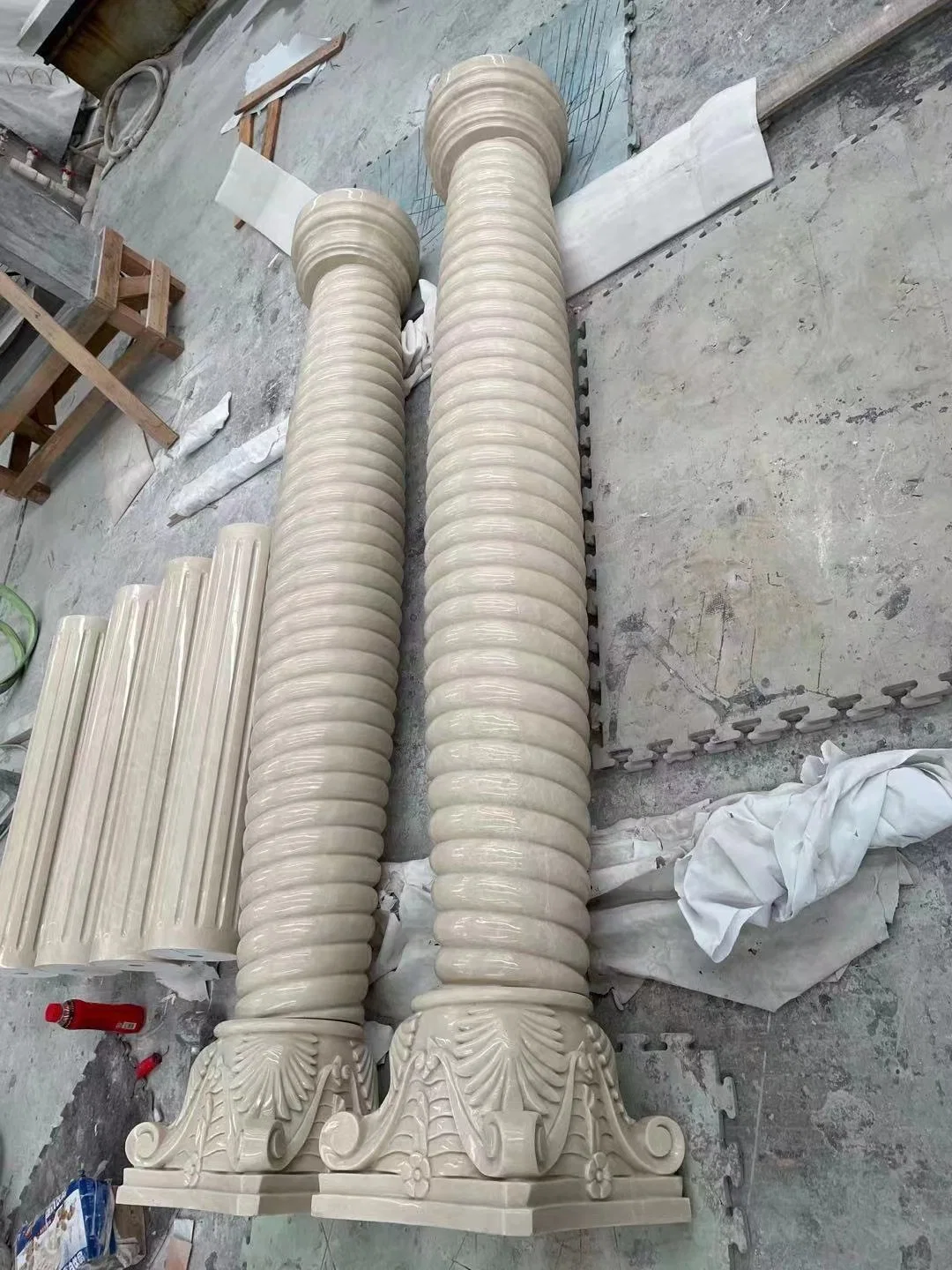 Polished/Honed Marble Stone Pillar for Door Decoration with Delicate Carving