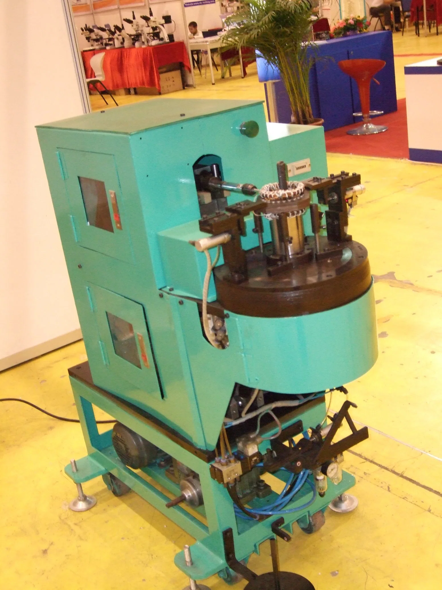 Automatic Double Side Binding Induction for High Winding Overhang Big Electric Motor