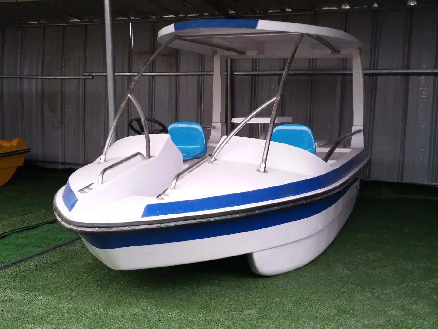 Fiberglass Water Play Equipment Park Electric Boat for Sightseeing