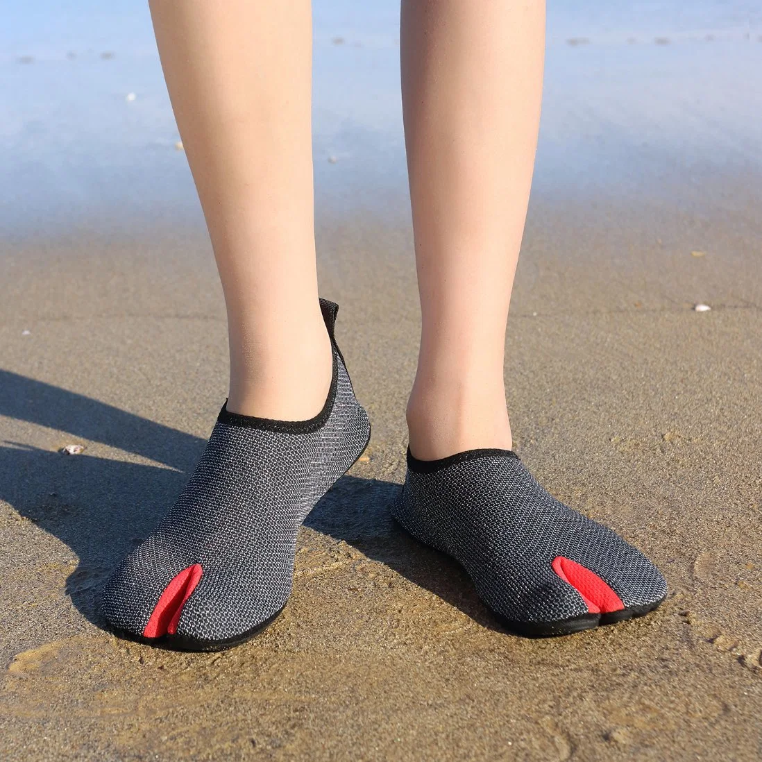 نسيج خفيف للأحذية يسمح بالتهوية ويجف بسرعة للأحذية الحافية.