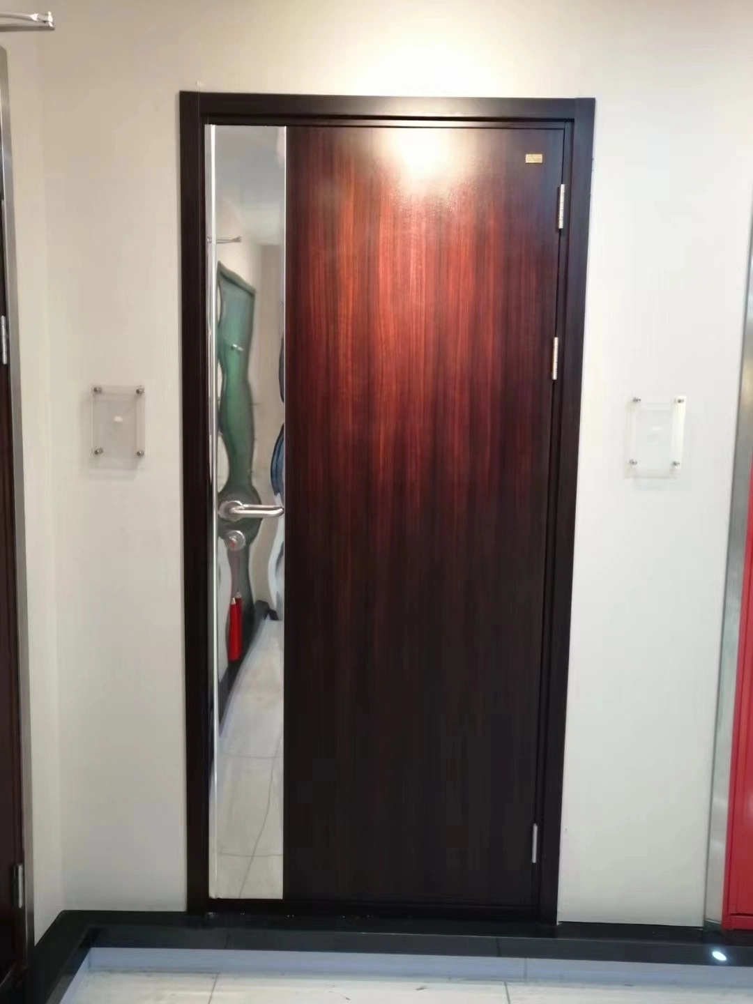 Puerta de acero resistente al fuego con espejo largo S. S La placa y el acabado de superficie de madera