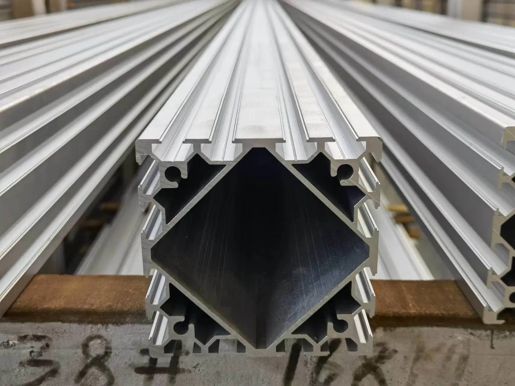 Custom Extrusion Aluminium Industrial Profile Aluminium Product for Heat Sink