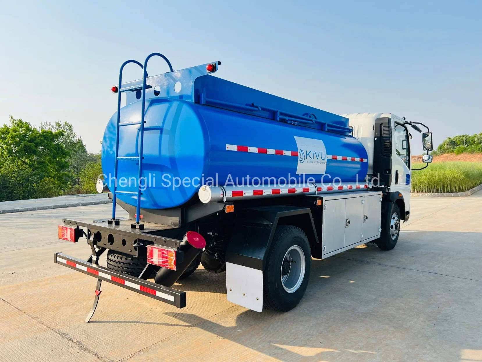 Sinotruk HOWO 5000liters Fuel Oil Bowser Refueler Diesel Petrol