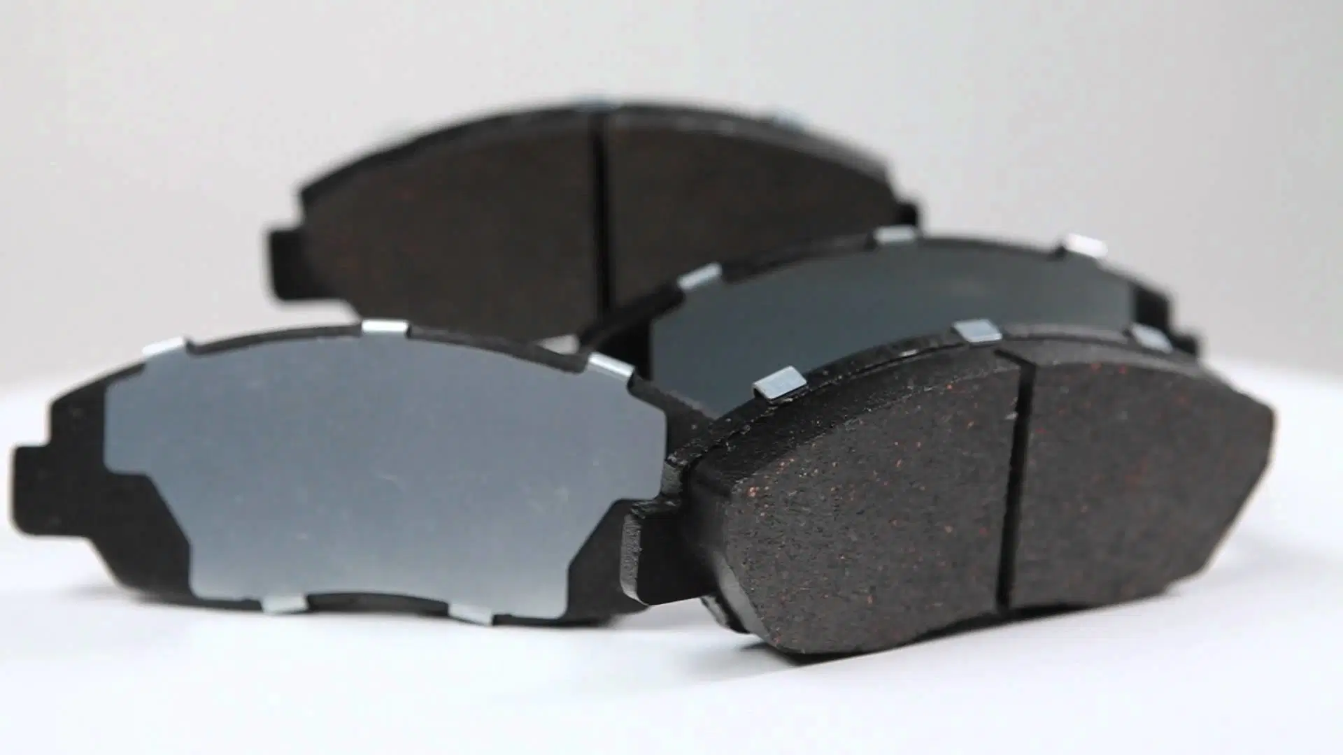 High quality/High cost performance Semi/Low-Metallic Ceramic Disc Brake Pad D1649 for Infiniti/Nissan/Nissan (DONGFENG)