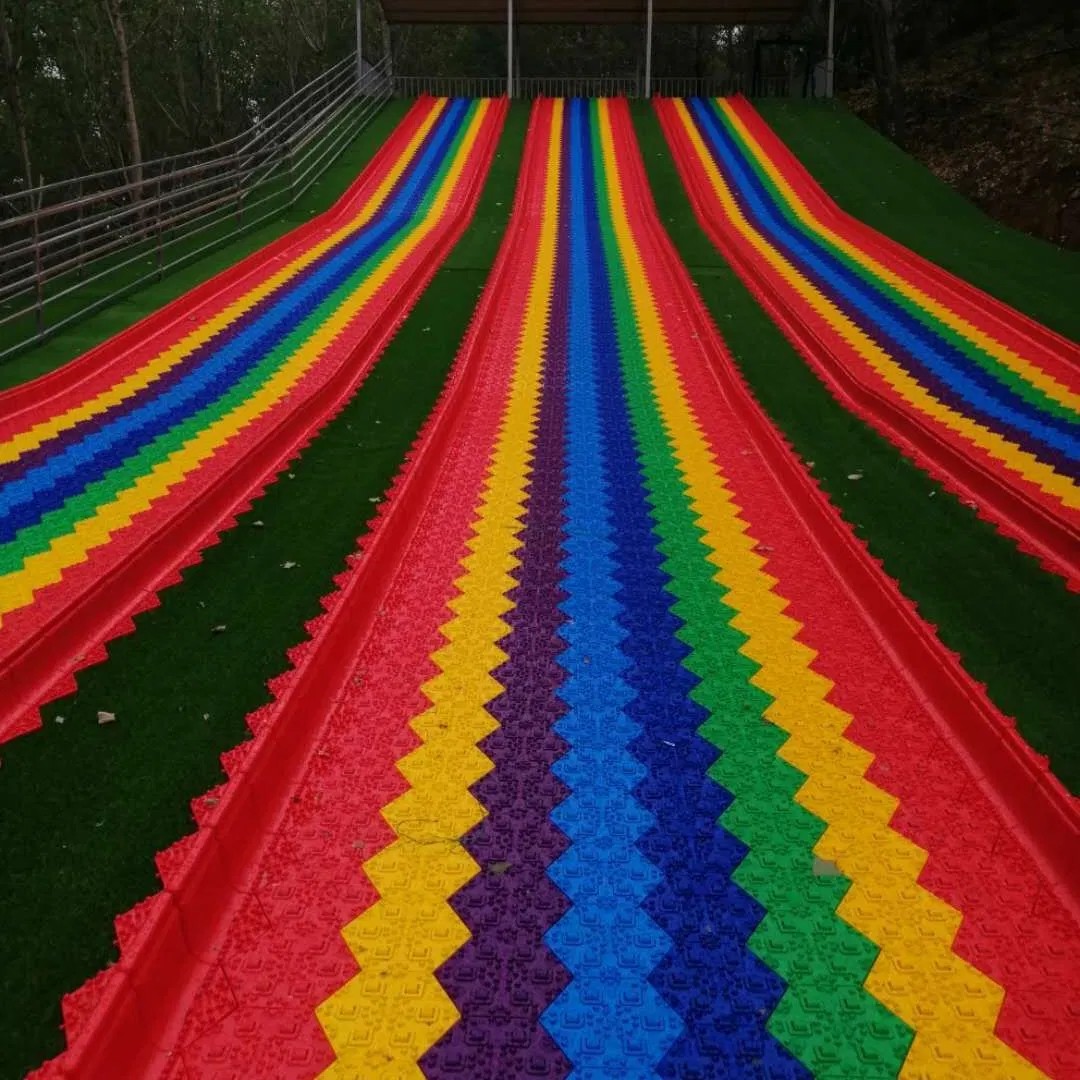 Beliebte Outdoor Spielplatz Amusement Fun Park Fahrten Ausrüstung Kunststoff Regenbogen Regenbogen Trockene Schnee Schlauchrutsche