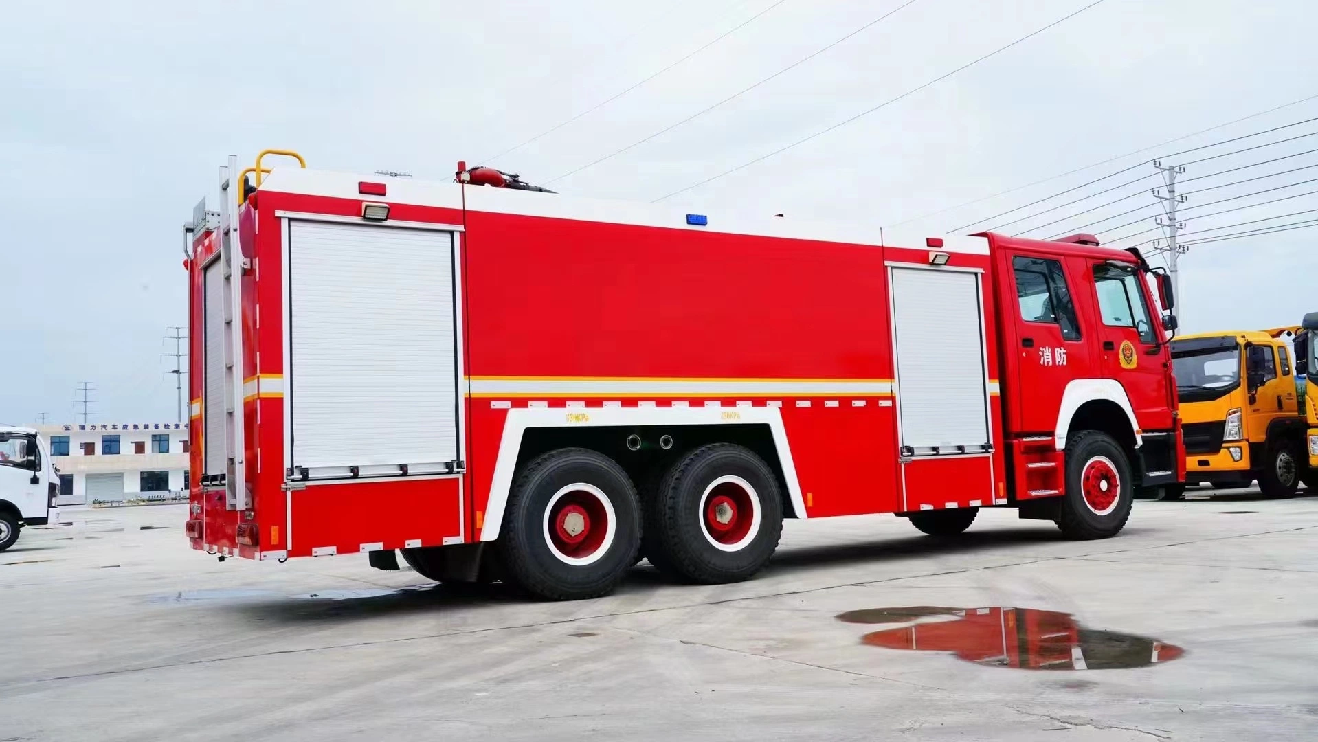 Brand New 6X4 Giga 12000L 14000L 15000L HOWO Foam Tank Fire Truck