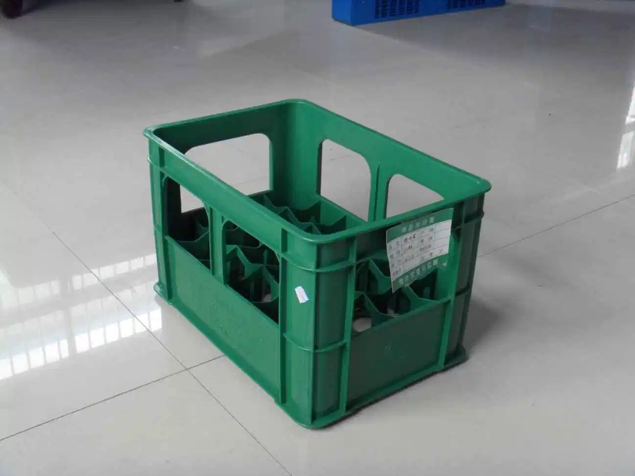 Plastic Wine Bottle Crate Manufacturer Stock Beverage Container for Beer Bottles