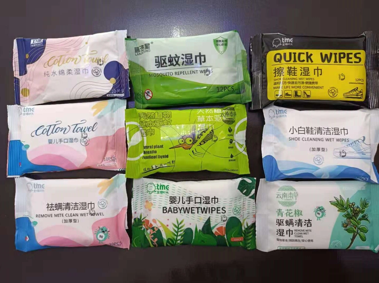 La Chine fournisseur basé sur la peau sensible de l'eau bébé lingettes à couches avec Aloe Vera et de la vitamine E