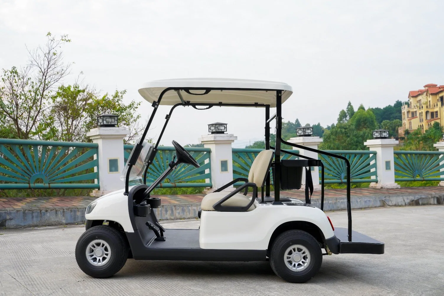 CE Approved New Fashion Back to Back 2 4 6 8 Seats Electric Mini Golf Car with Cargo Box