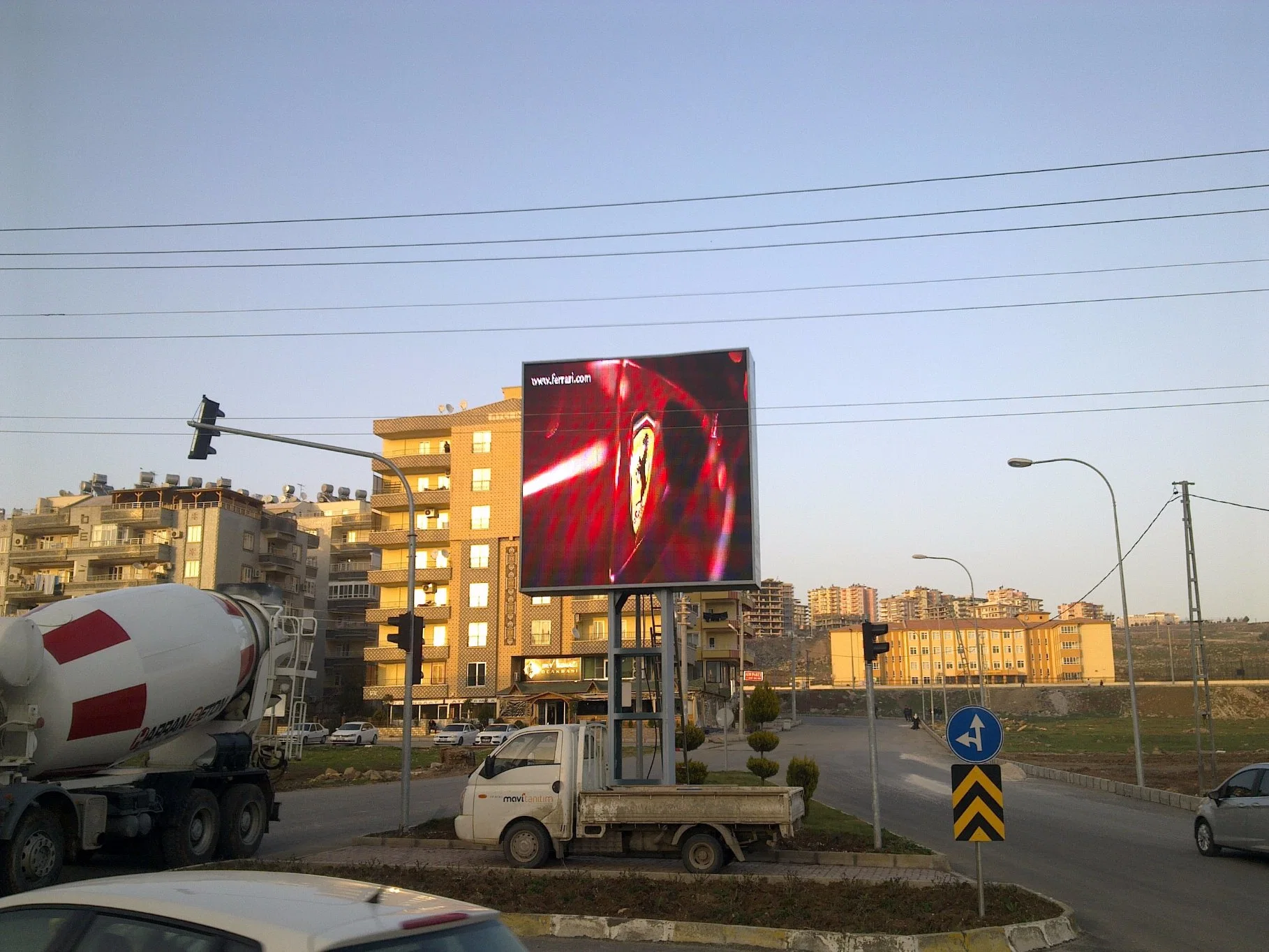 Outdoor Digital Signage Werbung Video-Player Straße Licht Poster Bildschirm LED-Anzeige auf dem Pol