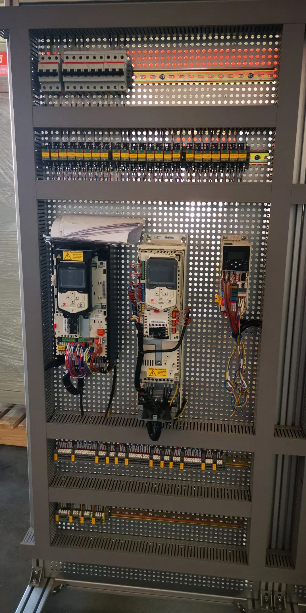 Intelligent Control Equipment with Controller, Buttons, Safety Relays and Other Electrical Components PLC Control Cabinets