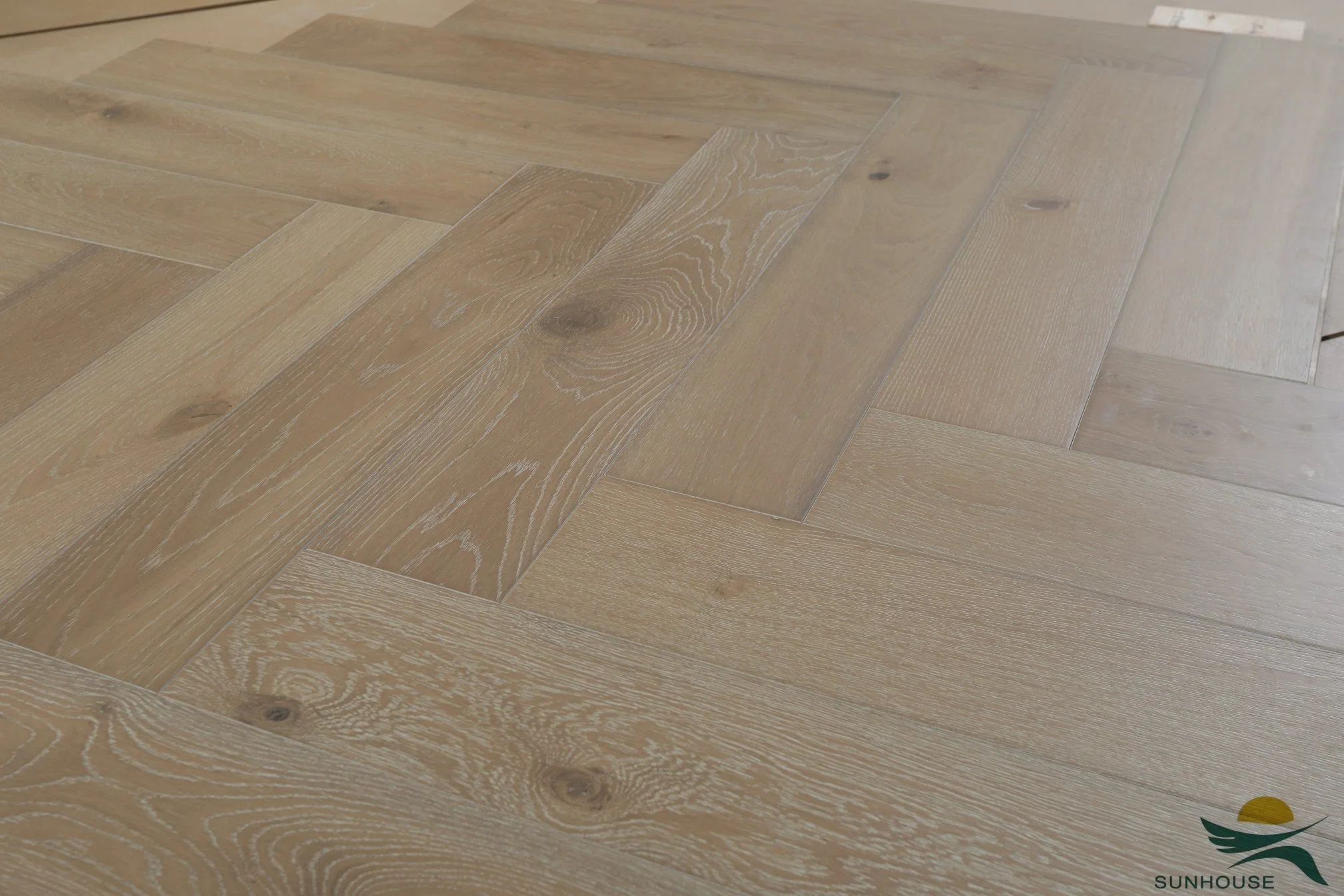 190/220/240/260/300 Household Wood Flooring White Brushed Wide Plank Engineered Oak Wood Flooring Sunhouse Flooring Tiles