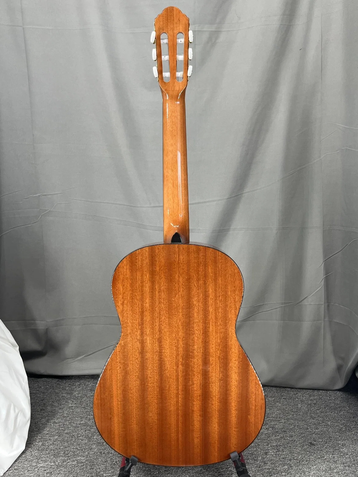 Wholesale Price High Quality Glossy Mahogany Classical Guitar Vintage Music Instrument