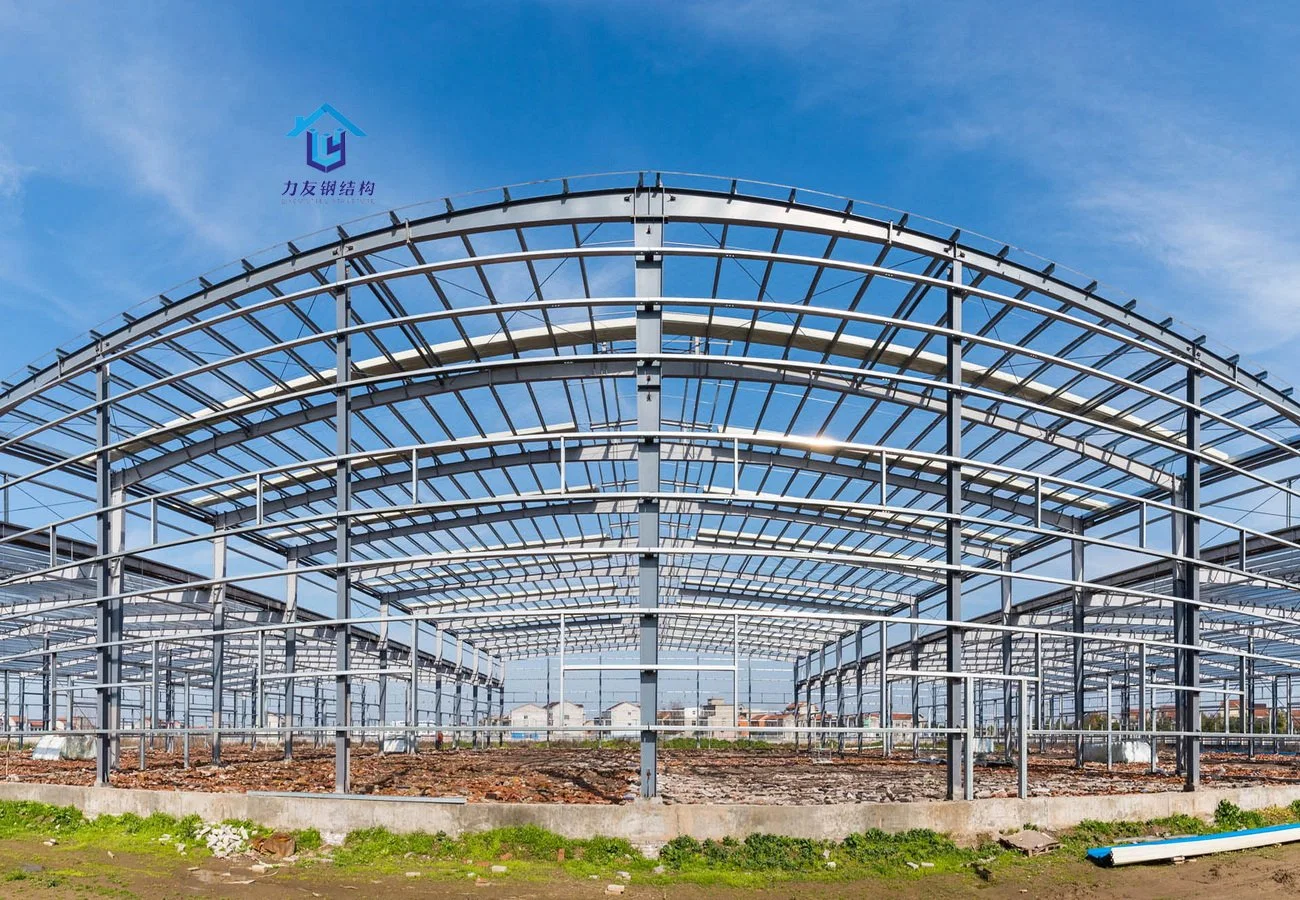 Construction d'usine industrielle en structure d'acier préfabriquée et location d'entrepôt en structure d'acier.