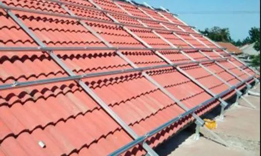Los proyectos a gran escala la energía fotovoltaica Planta Solar Fotovoltaica admiten la instalación la instalación de soporte de acero en forma de U-magnesio Zinc-Aluminum