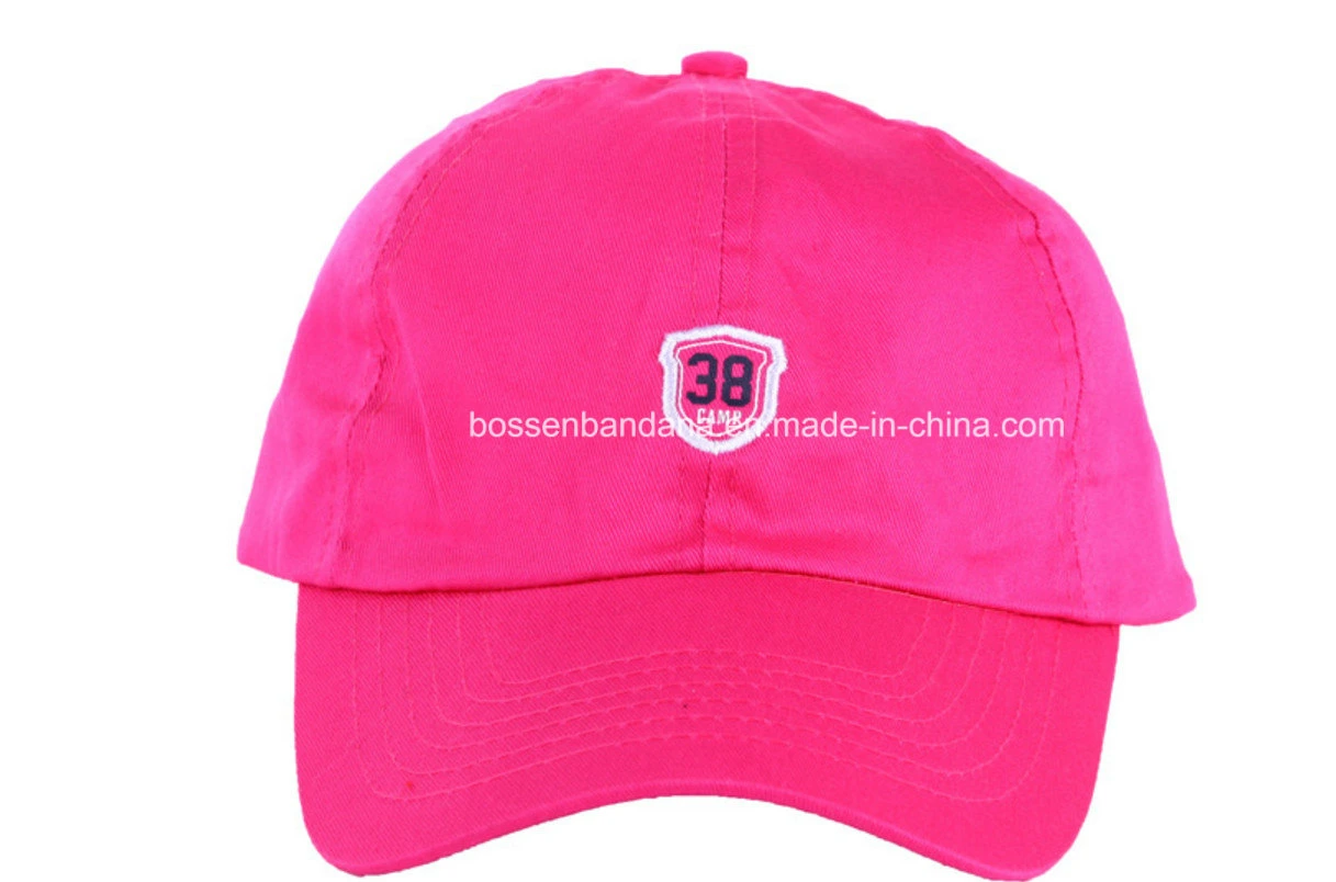 La producción de fábrica de logotipo personalizado bordado en rojo plana gorras de béisbol