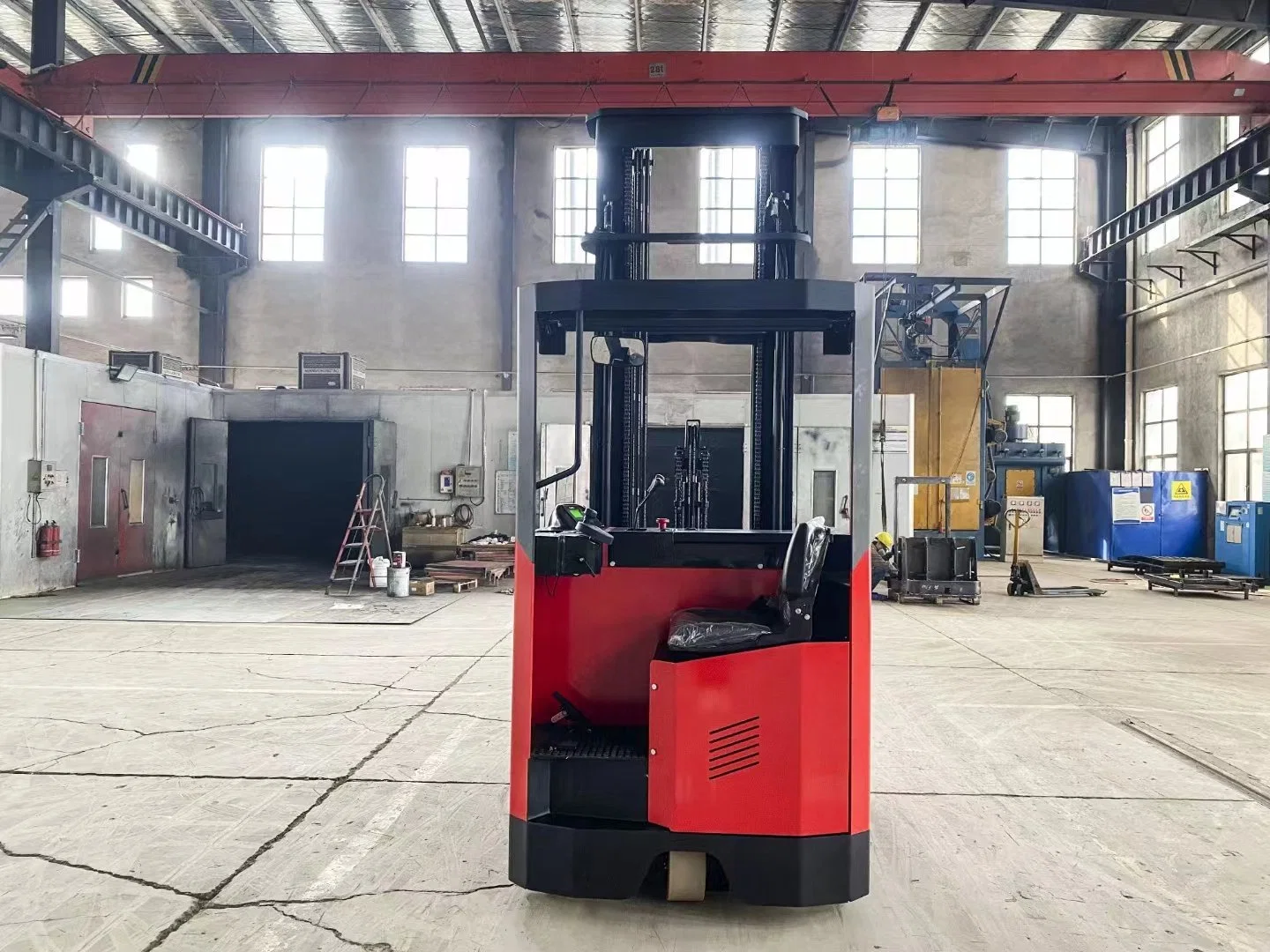 Vlift 2 Ton Electric Reach Forklift Lifting Height 5000mm with Curtis Controller